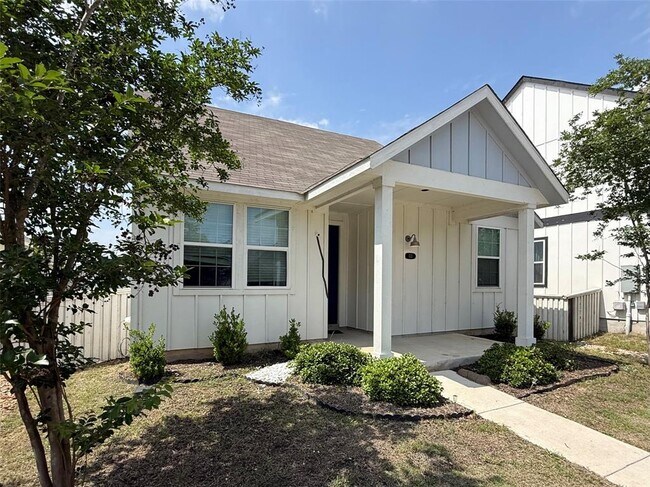 Photo - 133 Fabion St