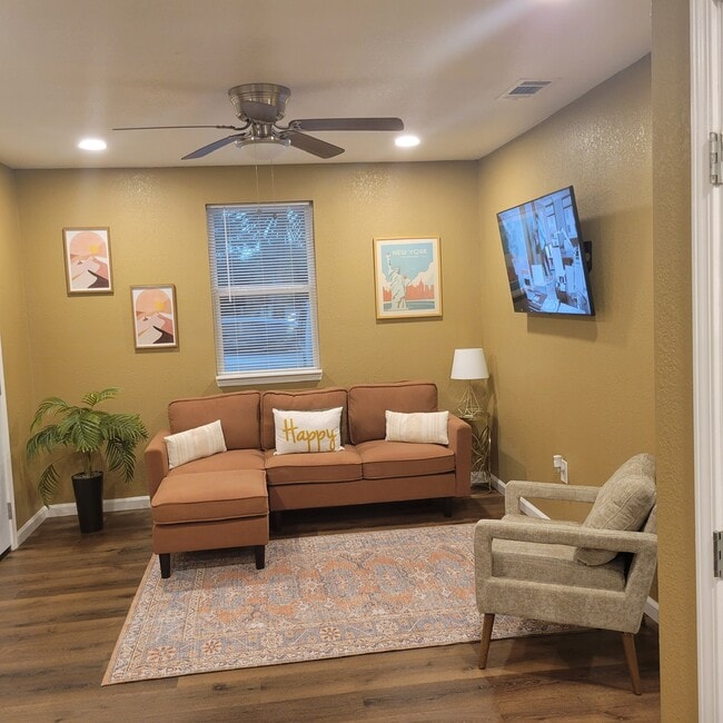 Photo - 339 Forrest Ave