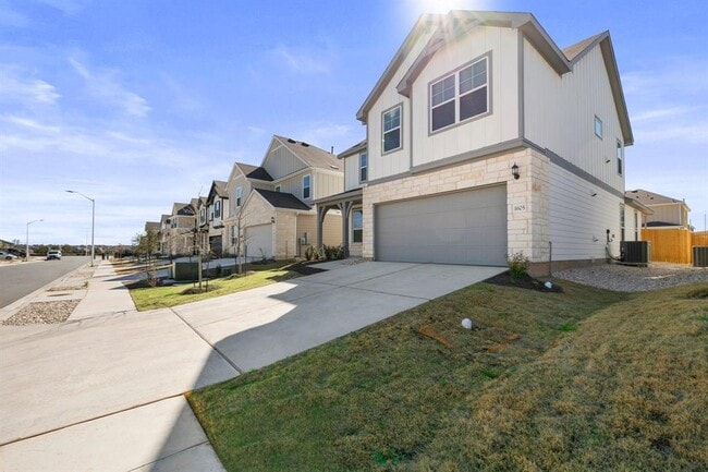 Photo - 1605 Holly Lk Dr