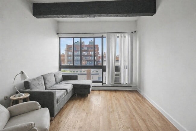 Building Photo - 12 Stoneholm St Unit 608