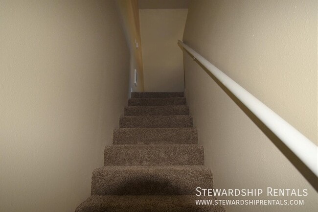 Photo - 893 W 5th Ave Unit 2