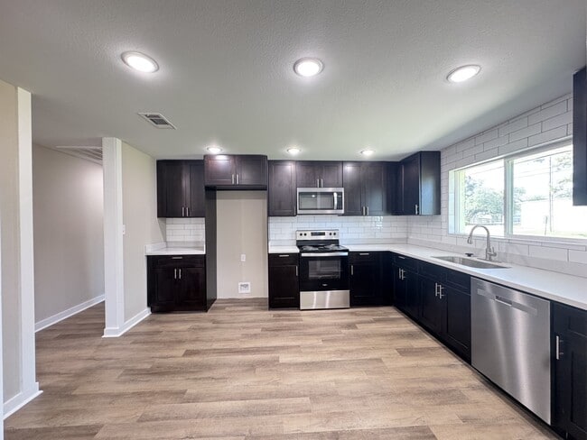 Photo - 307 S Linden St