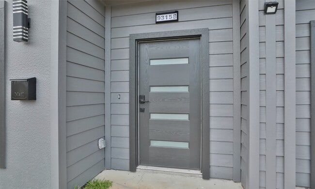 Building Photo - 9315 Ashville Dr Unit B Rental