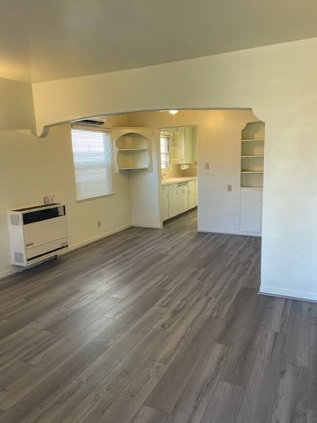 Photo - ELEV1817 Unit 01