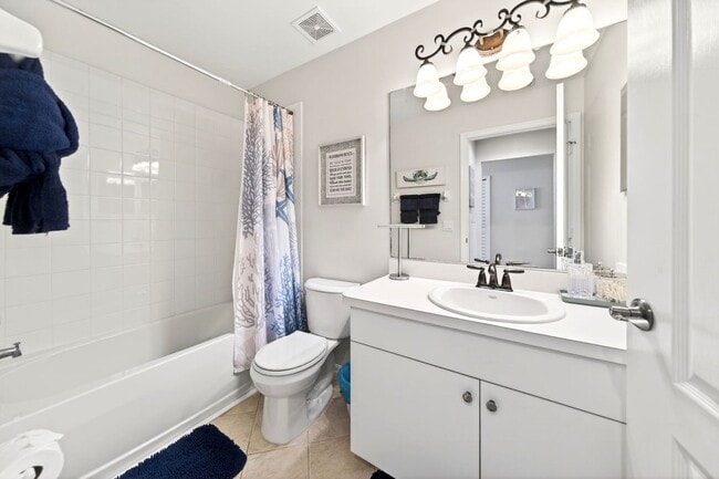 Photo - 16635 Lake Cir Dr Unit 613