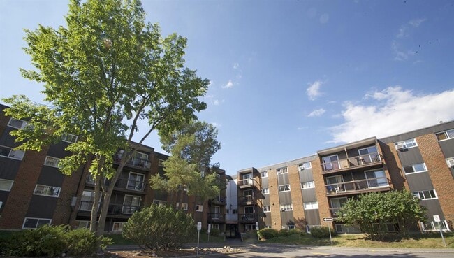 Building Photo - Southpoint Villa Apartments