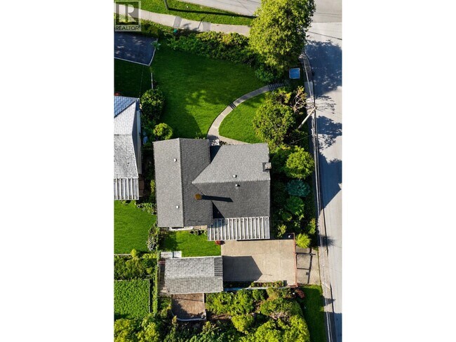 4409 Marine Dr