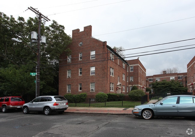 Linwood Apartments