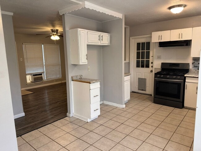Photo - 245 Northview Dr