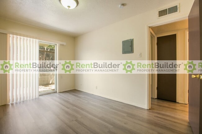 Photo - 12124 Menaul Blvd NE Unit C