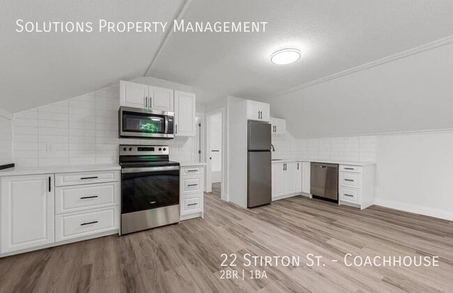 Photo - **Private 2 Bedroom Coachhouse** Unit Coachhouse