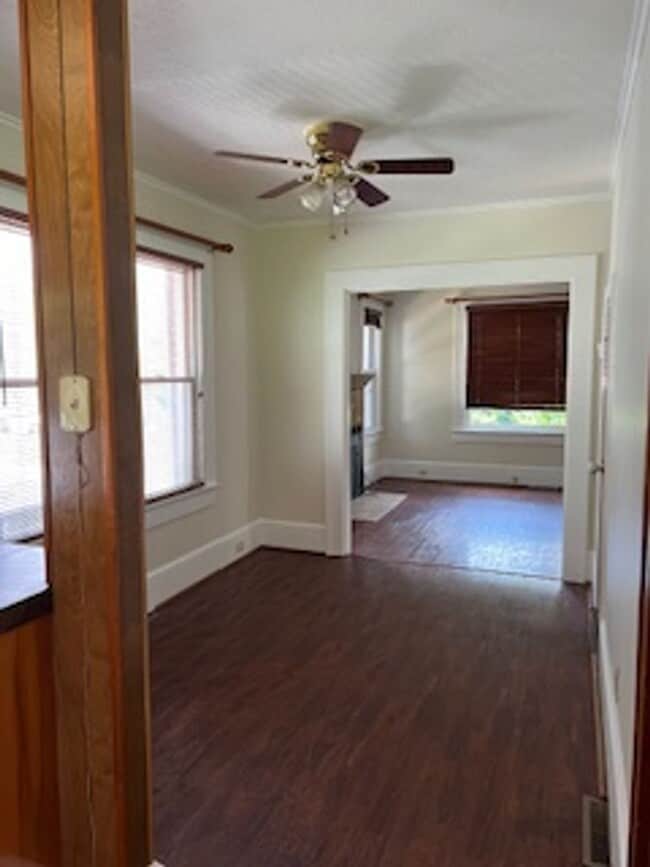 Photo - Adorable Downtown Marion Rental!