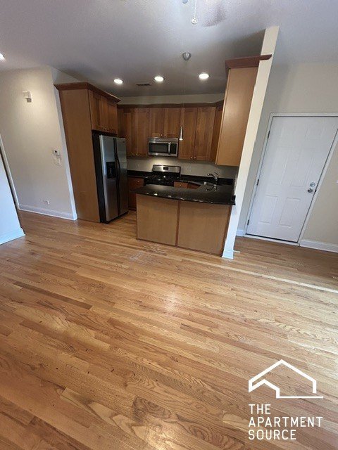 Photo - 2656 N Hamlin Ave Unit 2S