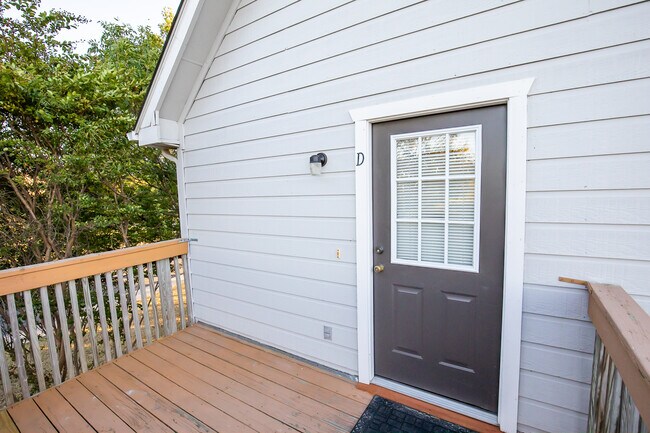 Deck - 3001 Whisper Oaks Ln Unit D