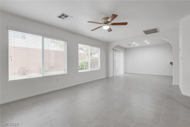 Photo - 6757 Thalia River St