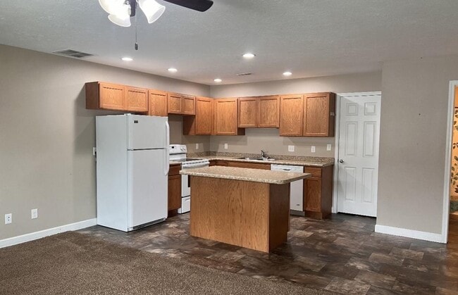 Building Photo - 1412 1st St Rental