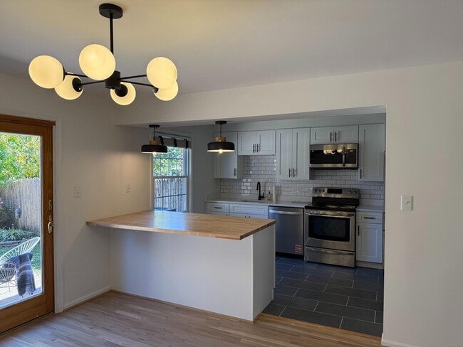 Building Photo - 5257 Leestone Ct