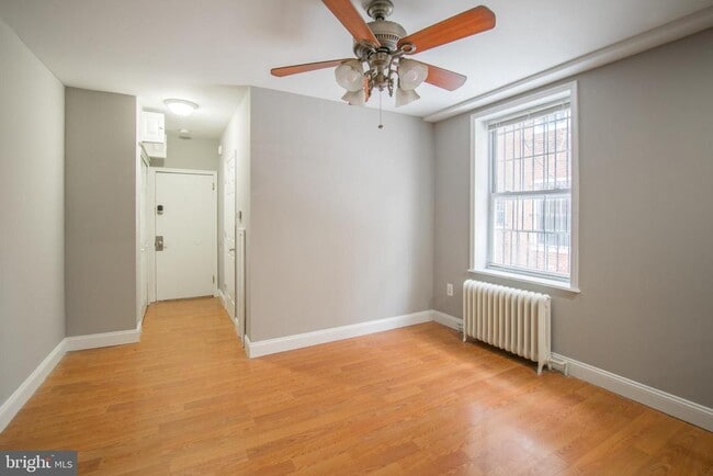 Building Photo - 2123 Spring Garden St Unit 1F