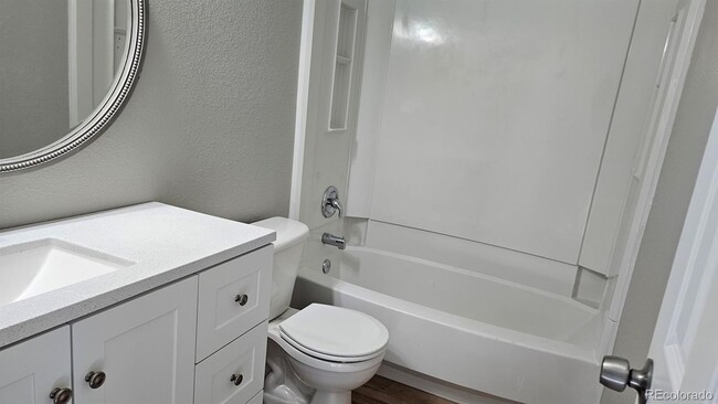 Photo - 5956 S Winnipeg St