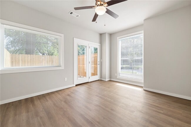 Photo - 319 N West Ave