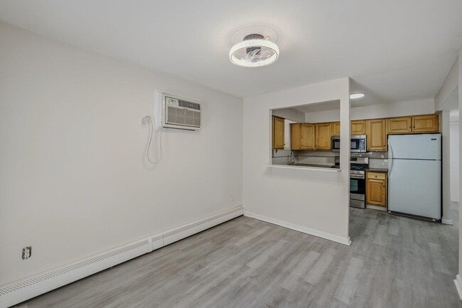Photo - 412 Walker St Unit 1