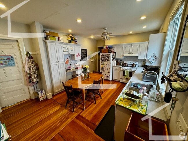 Building Photo - 30 Bentley St Unit 1 Rental