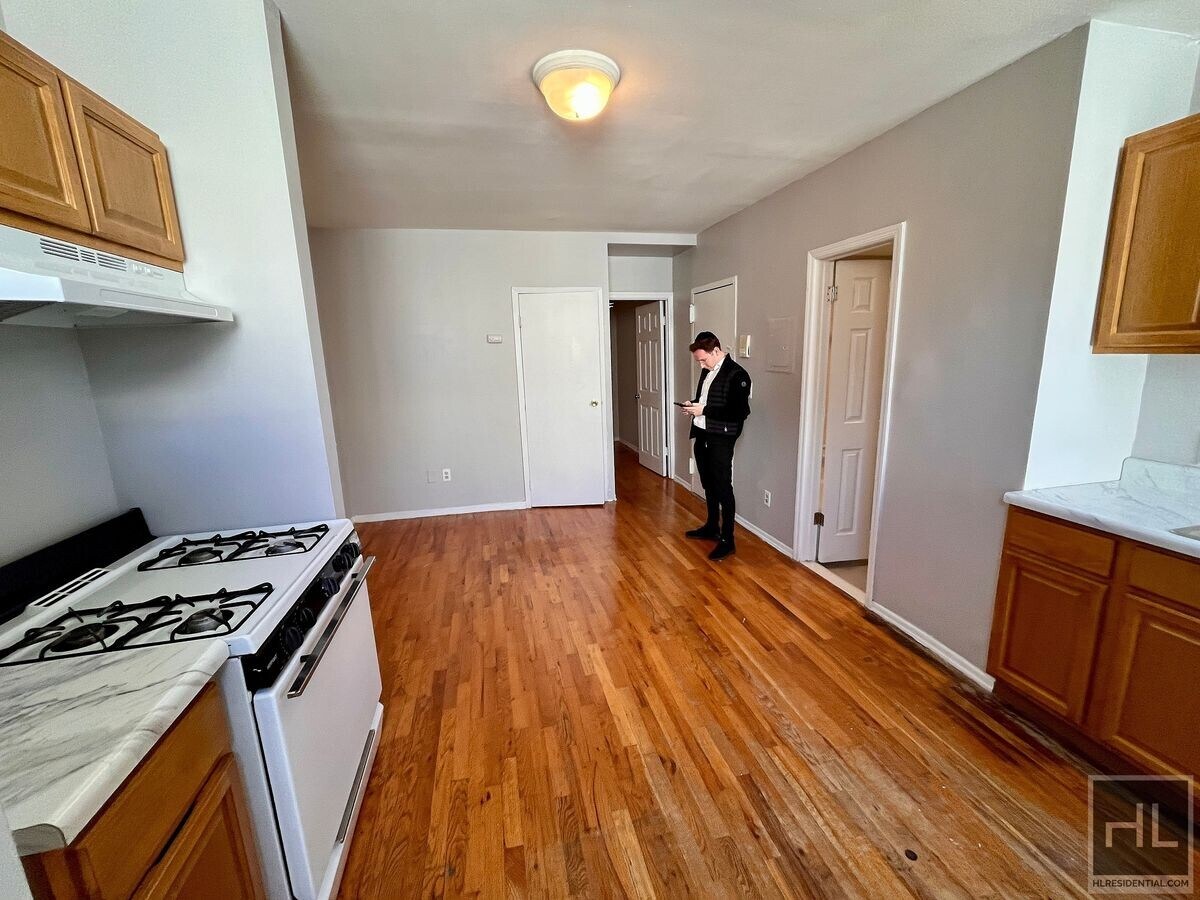 Willow Street, Yonkers Apartment Unit 3 Yonkers, NY