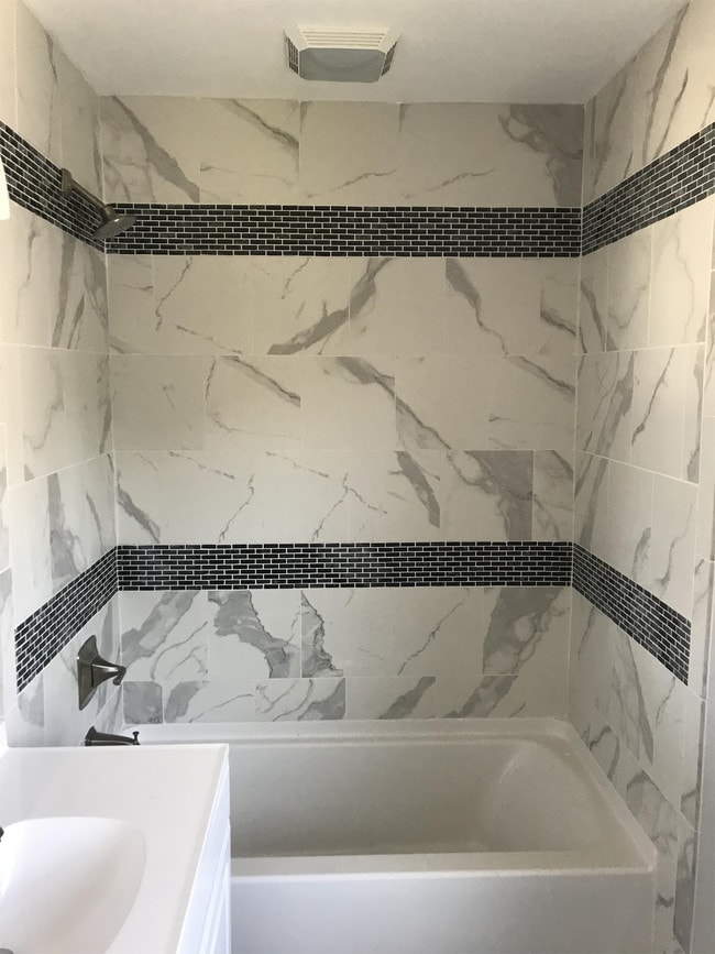 Photo - 815 Broadway Blvd