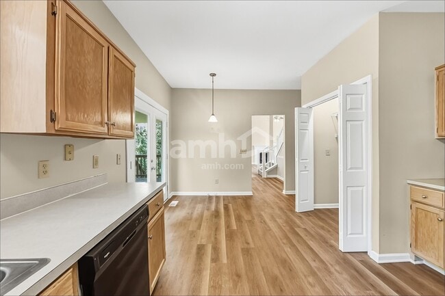 Photo - 2400 Brookstone Pl