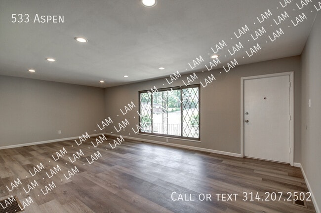 Photo - 533 Aspen Dr