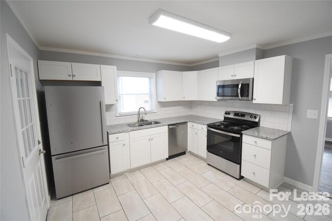 Photo - 924 Edgegreen Dr