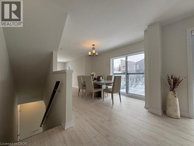 Photo - 21 Urbane Blvd