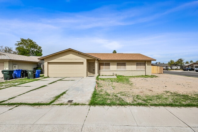 Building Photo - Beautiful 3 bedroom