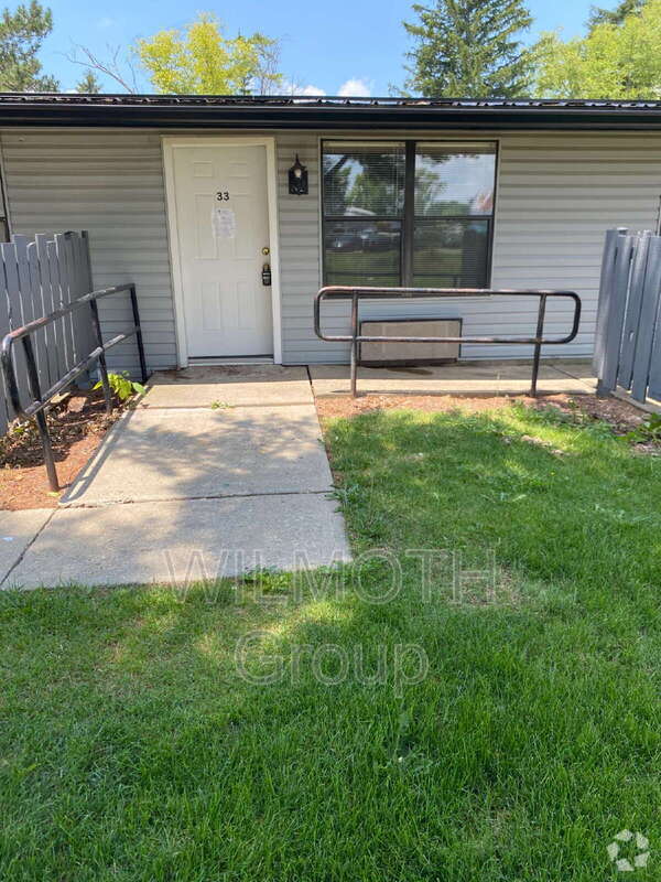 Building Photo - 2000 Indianapolis Rd Unit 33 Rental