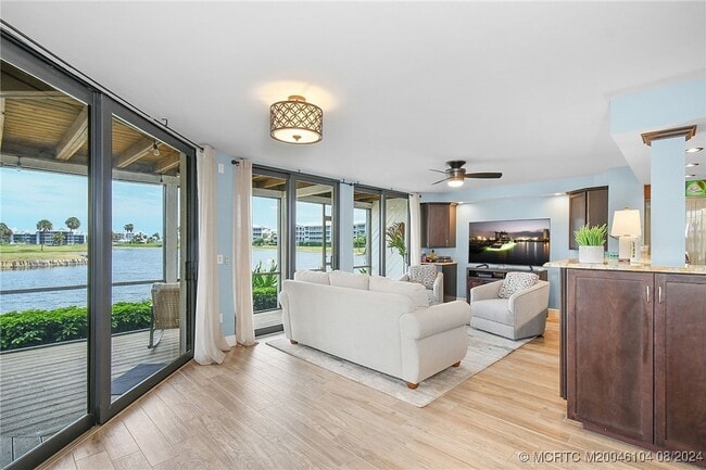 Photo - 311 Golfview Cir