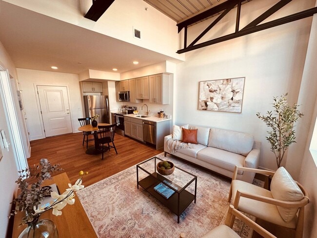 Photo - Fox Apartments