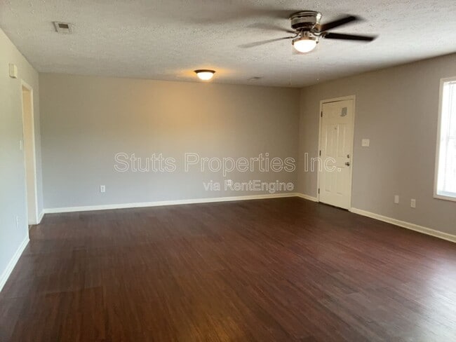 Building Photo - 406 Jackson Ave Unit C