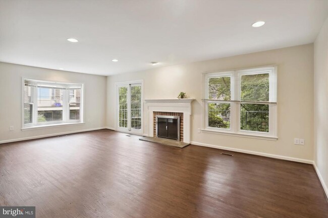Photo - 7561 Heatherton Ln
