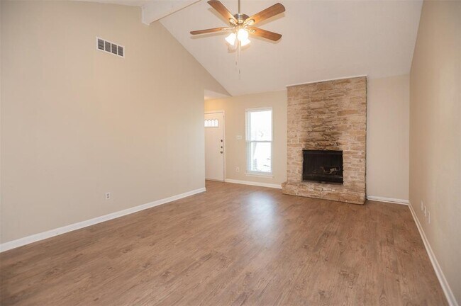 Photo - 403 W Bowman Rd