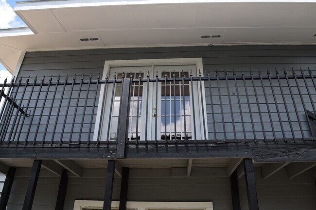 Photo - 7715 Glover St