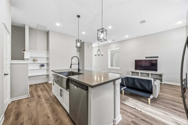 Photo - 6713 Parker Grv Ln