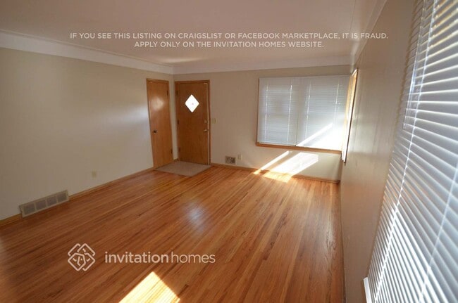 Photo - 4240 6th St NE