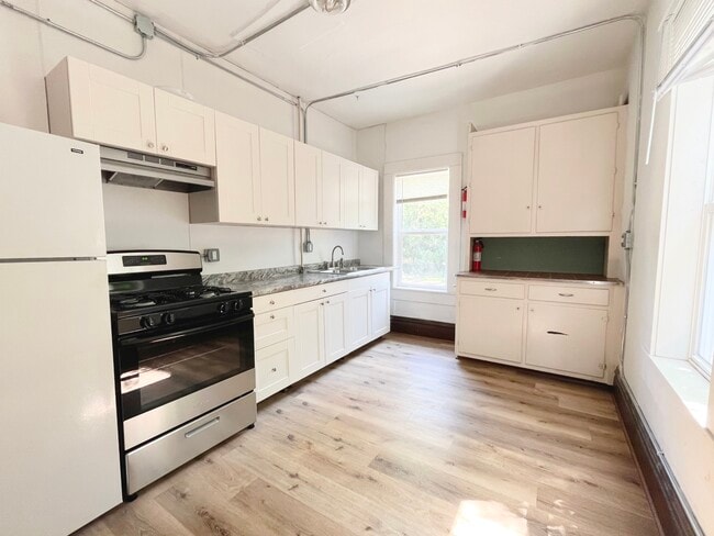 Photo - 216 E South St Unit 1