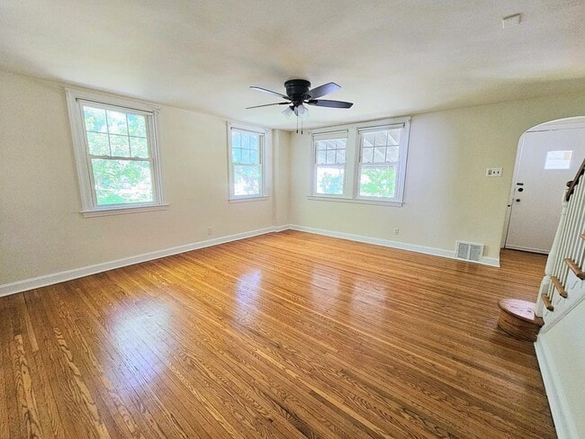 Photo - 738 E Railroad Ave