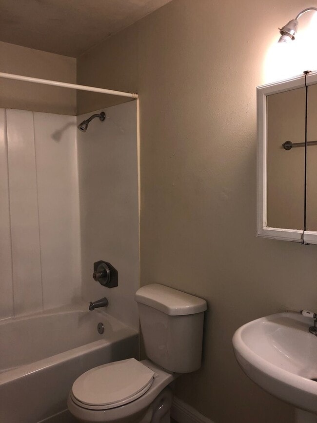 Photo - Spacious 2 Bedroom, 1 Bathroom Condo