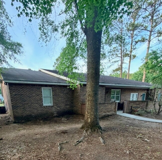 Building Photo - 7108 Cross Tie Dr