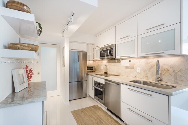 Photo - 2655 Collins Ave Condo Unit 1605