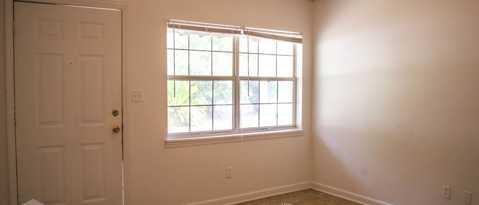 Photo - 2000 Warwick St