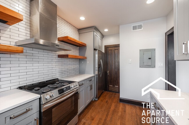 Photo - 2626 W Devon Ave Unit 201