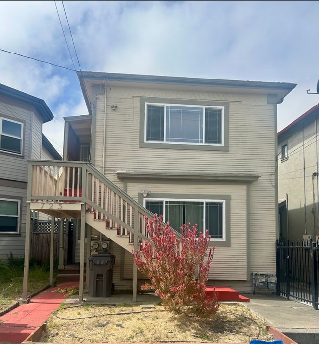 Building Photo - 725 44th St Unit A Rental